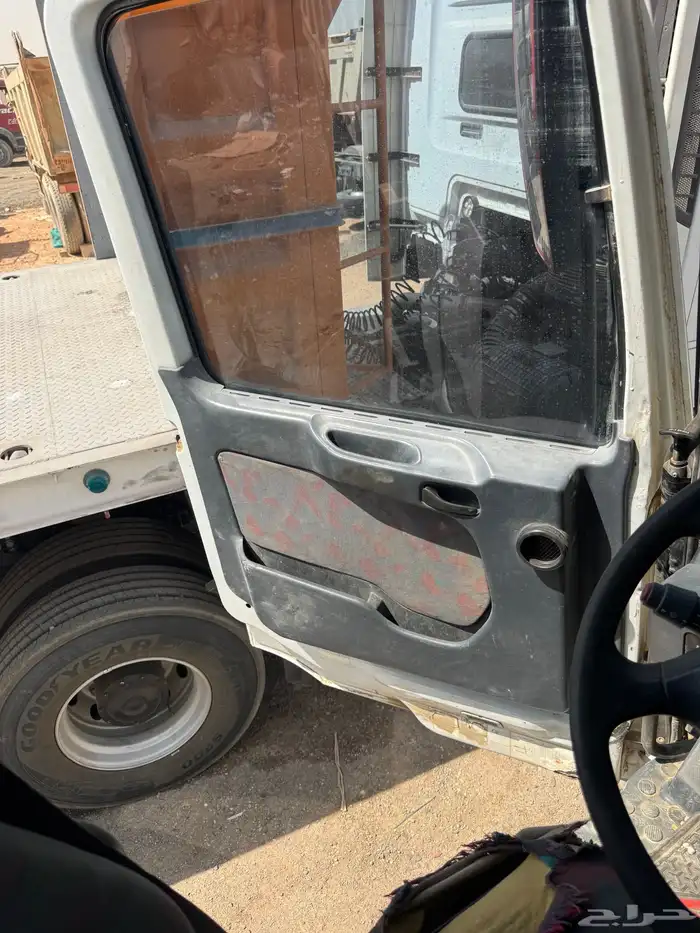 للبيع راس تريلا مرسيدس 2001 نظيف جدا جاهزة 15