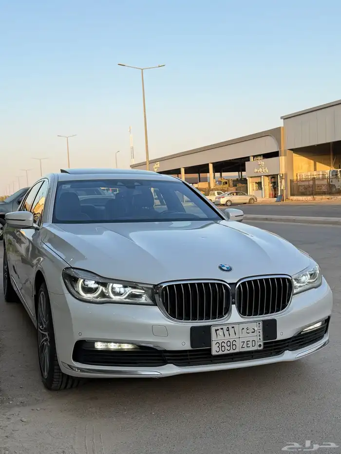 بي ام دبليو Li730 2018 نظيف 2