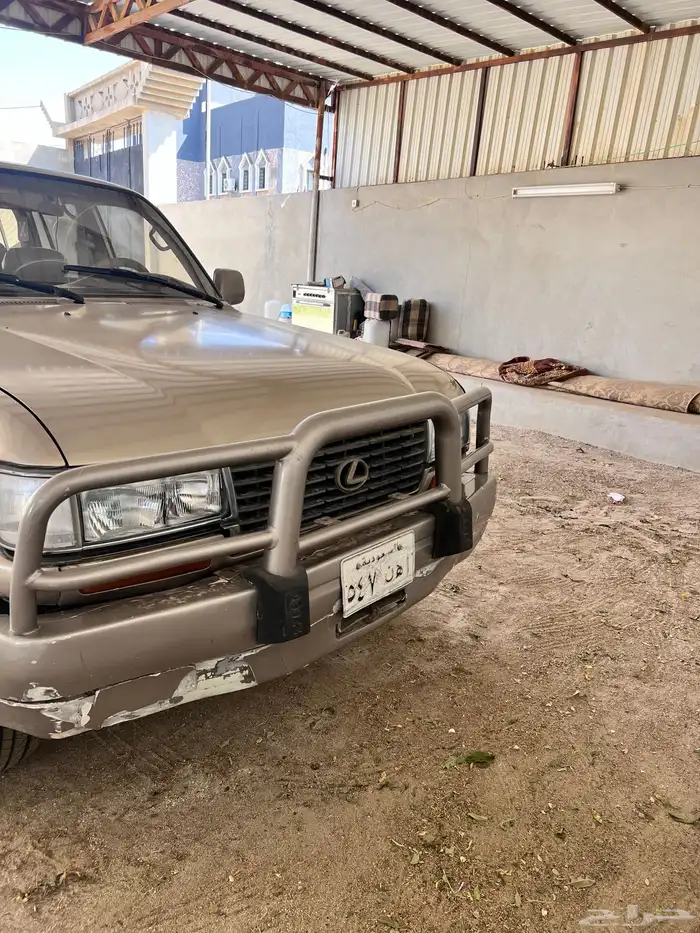 للبيع صالون لكزس 96 2