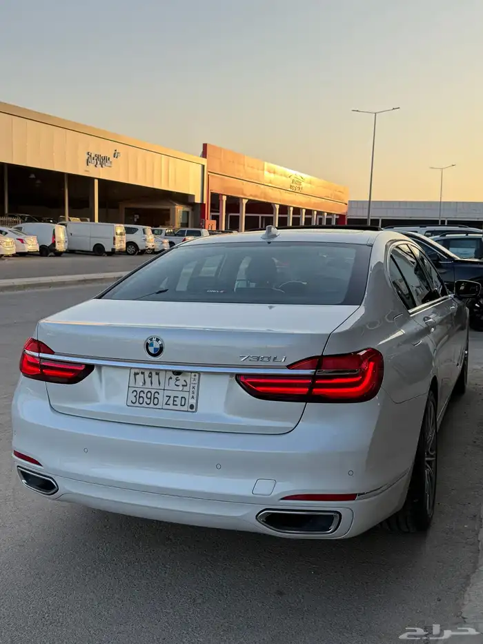بي ام دبليو Li730 2018 نظيف 6