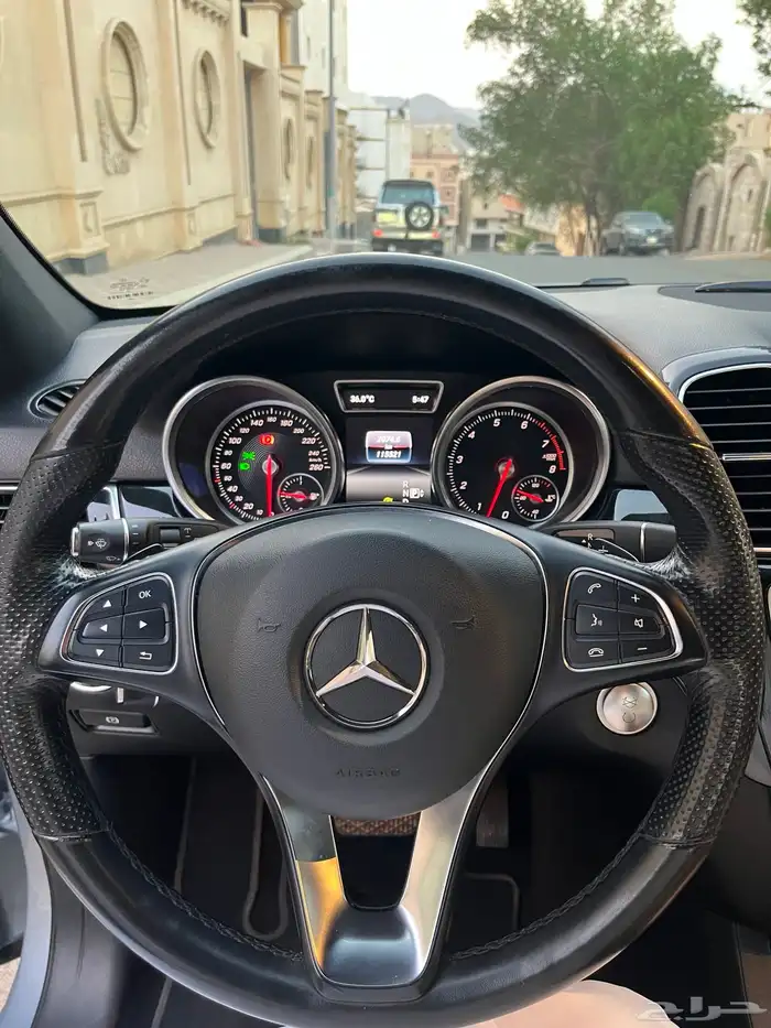 مرسيدس GLE 400 ممشى قليل 18