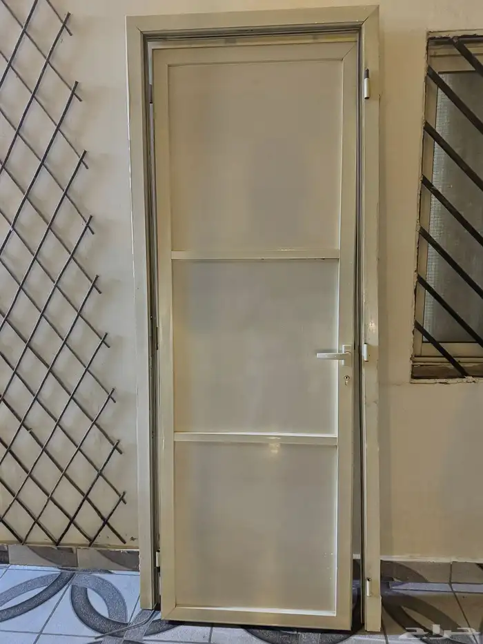 باب المنيوم مع الحلق 0