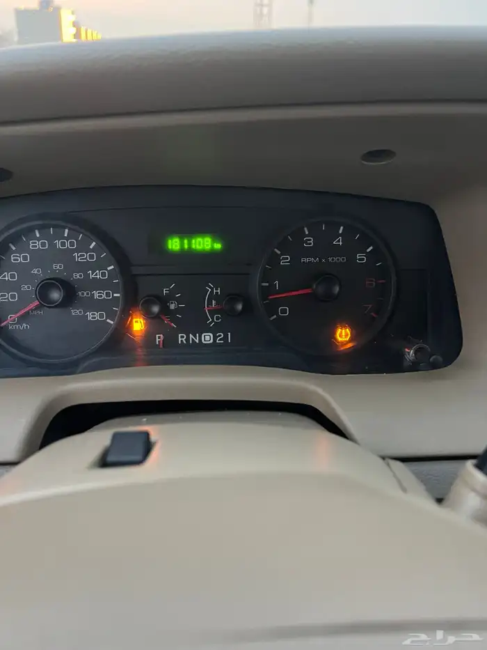 فورد كراون فكتوريا 2011 6