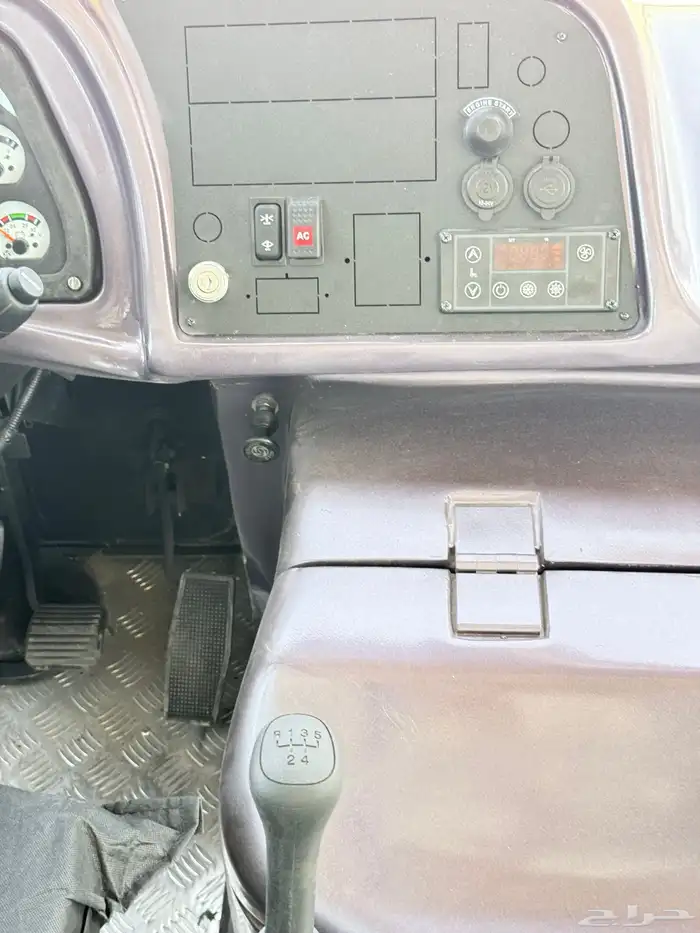 باص اشوك ليلاند 65 راكب ديزل 2026 5