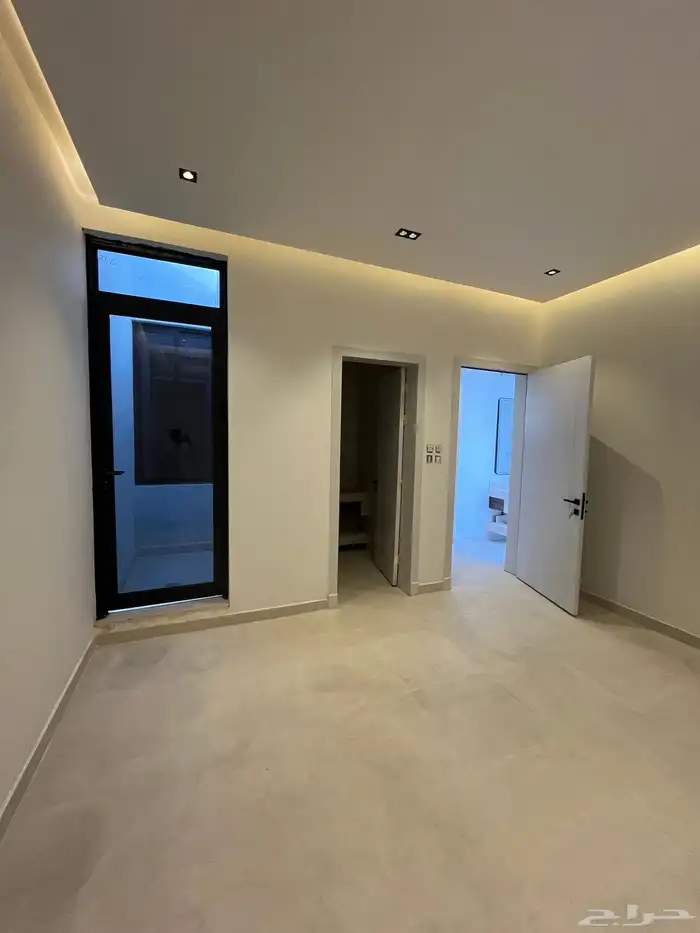للبيع شقه في فيلا حي الرمال 3