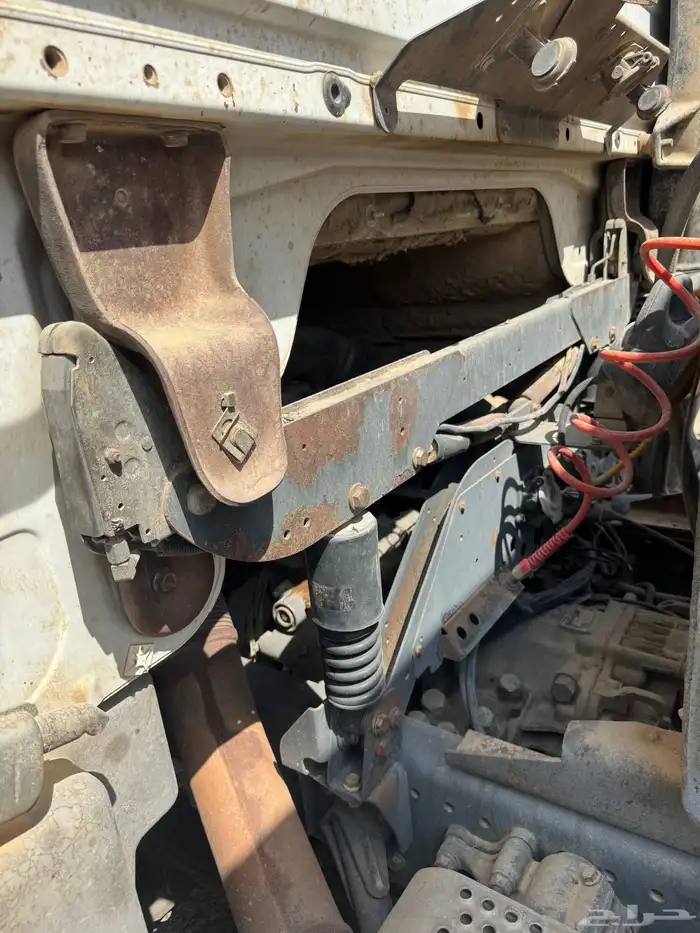 للبيع راس تريلا مرسيدس 2001 نظيف جدا جاهزة 9