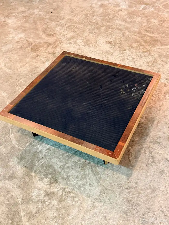 طاوله لعب وكيرم للبيع 3