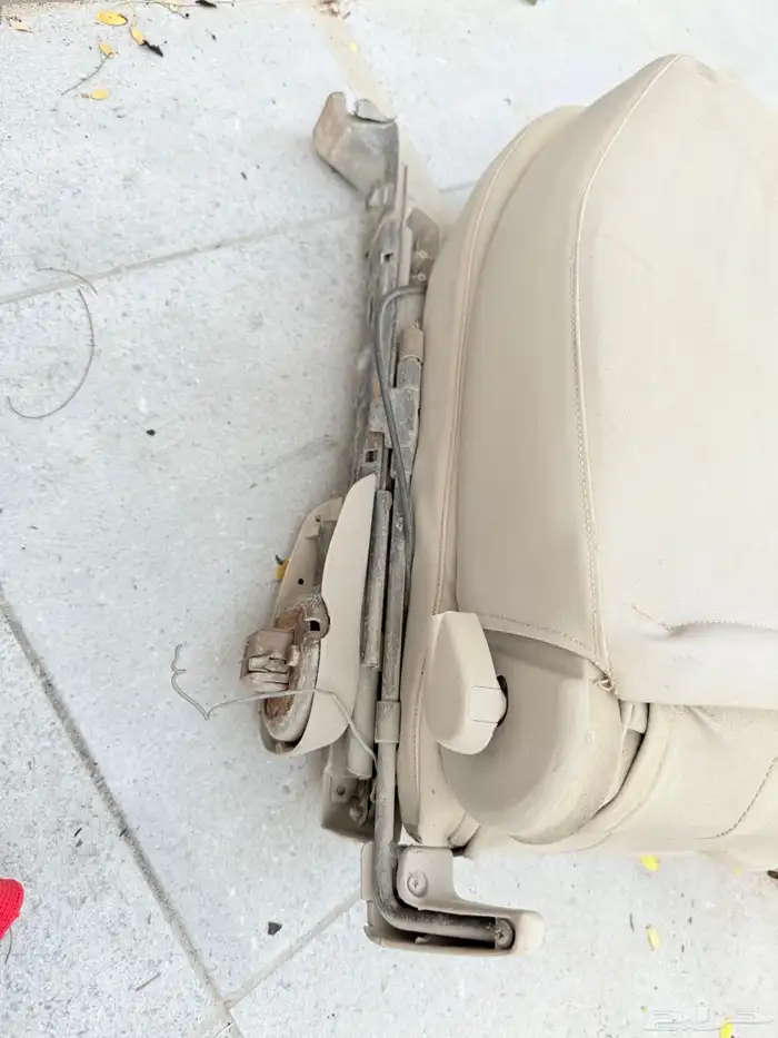 قطه لاندكروزر 9