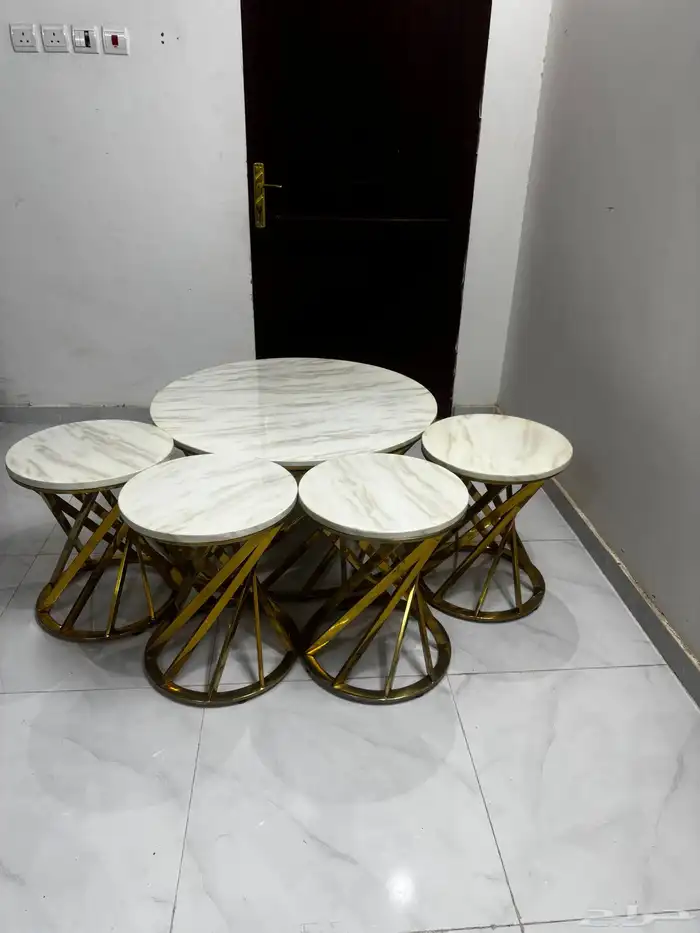 طاولات نضيفه للبيع 1