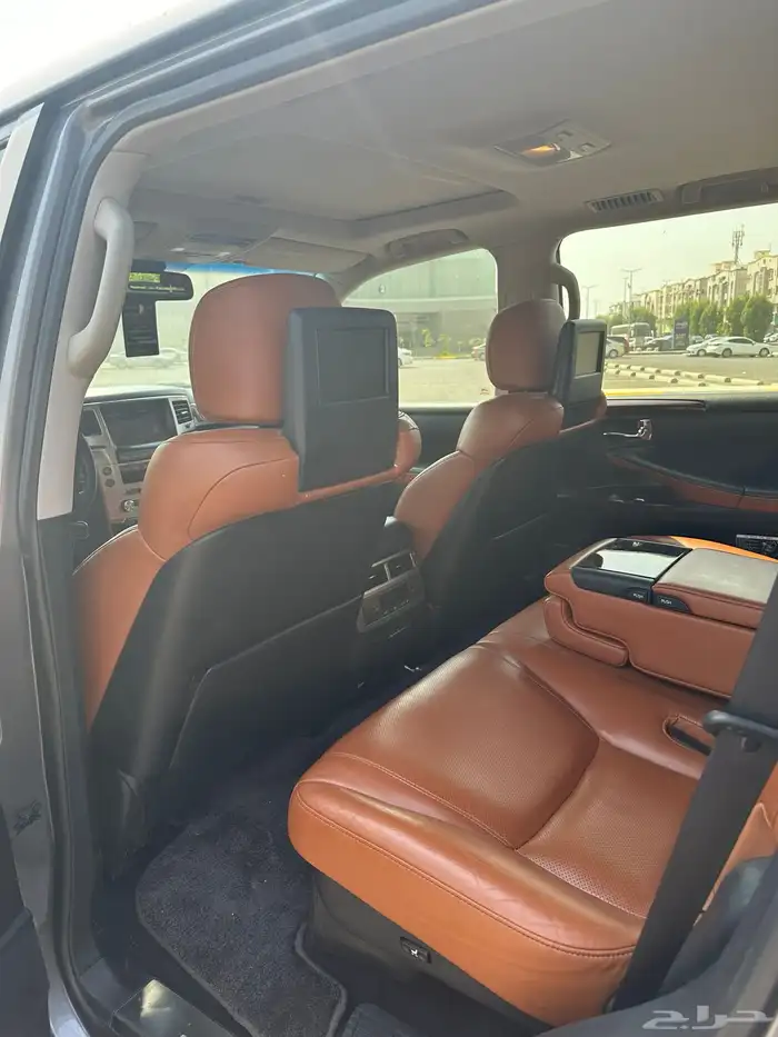 لكزس LX570 عداد قليل 19