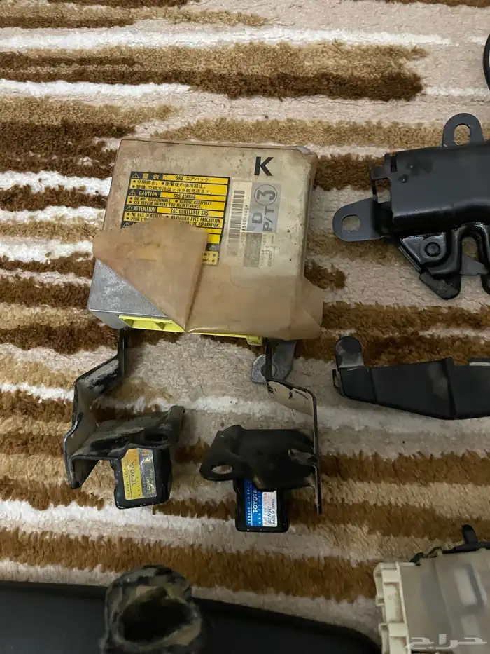 قطع كامري من مديل 2003الى 2006 16