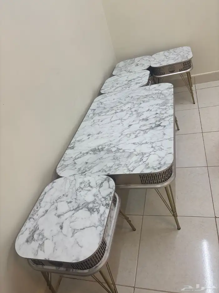 طاوله للبيع 1