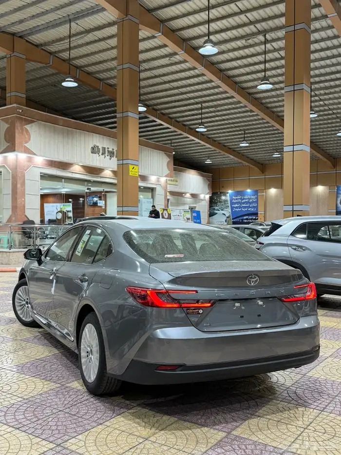 تايوتا كامري 2025 LE 12