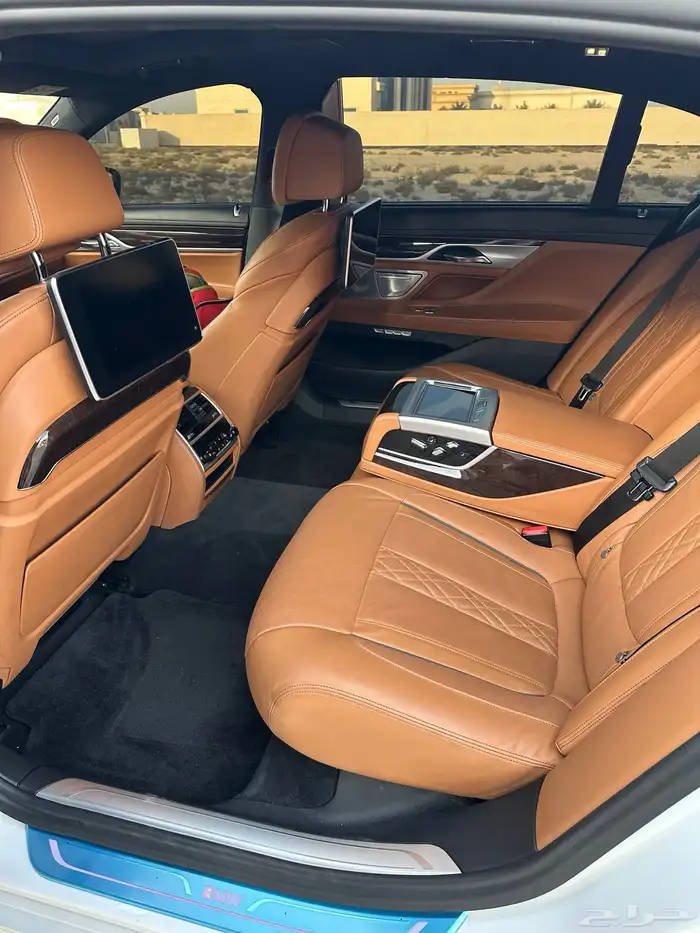 BMW 750Li 2017 ممشى155 الف ب 70 الف ريال لوحة اماراتية 15