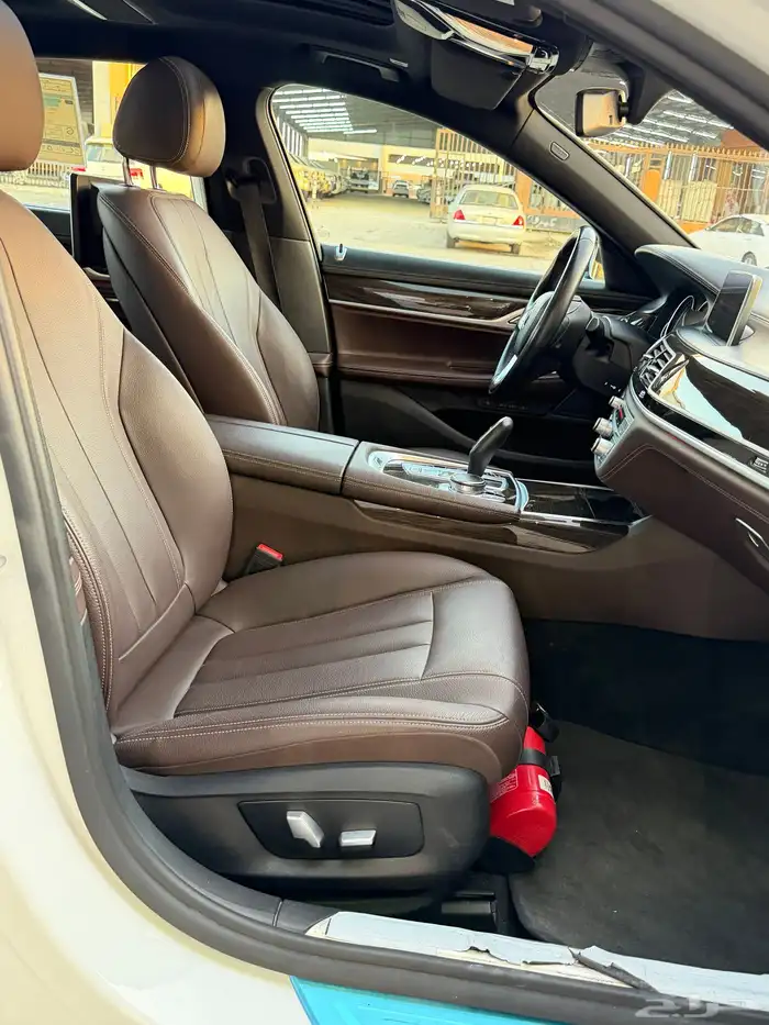 بي ام دبليو Li730 2018 نظيف 28