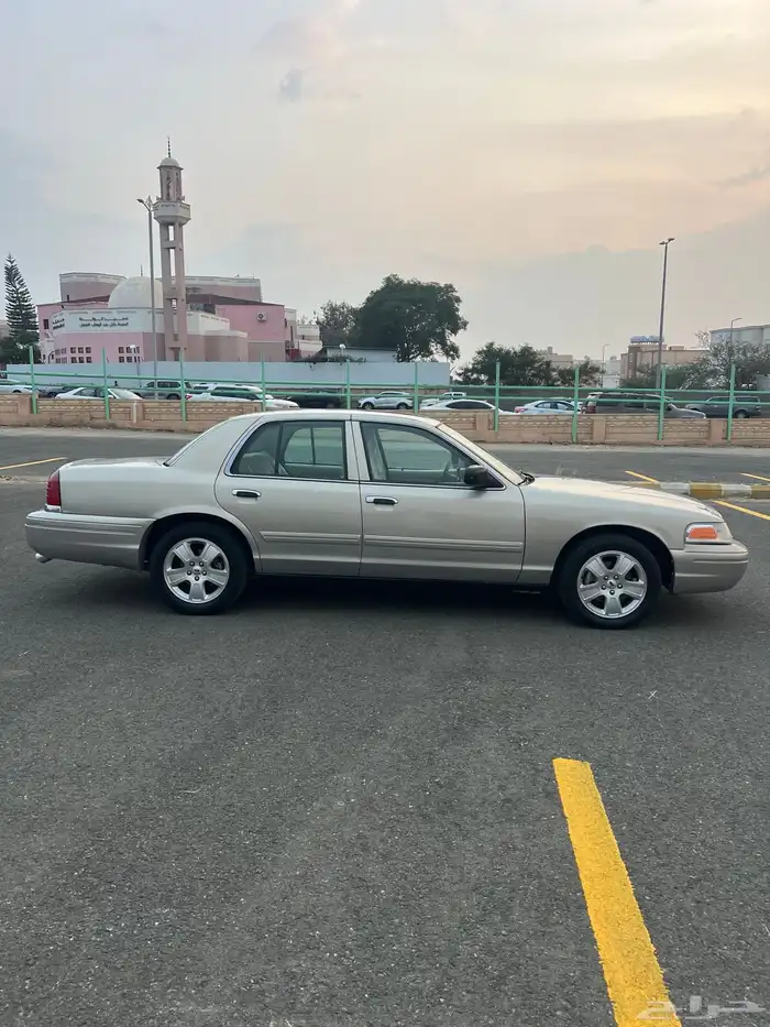 فورد كراون فكتوريا 2011 2