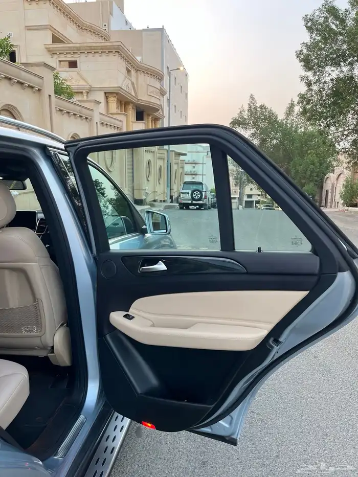 مرسيدس GLE 400 ممشى قليل 14