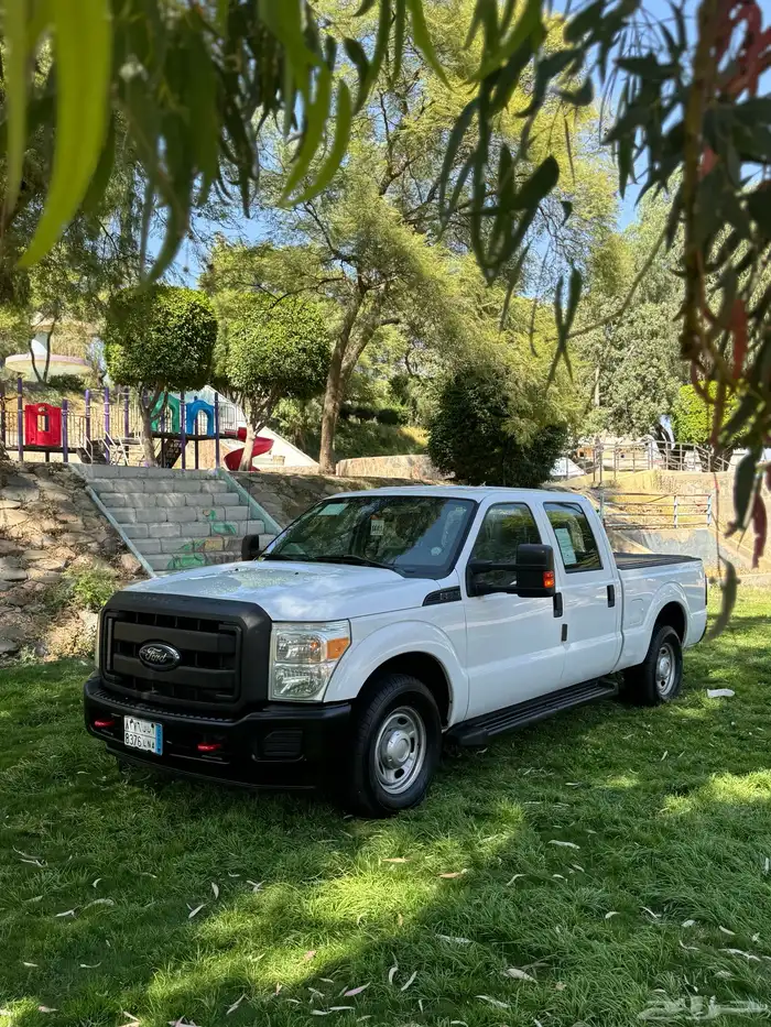 للبيع F350 موديل 2013 عداد100 الف كم 0