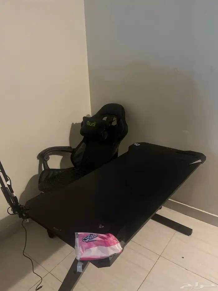 طاولة قيمنق ممتازه وجديده للبيع 0