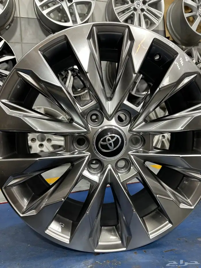 جنوط لاندكروزر 2023 مقاس 20 أصلي وكالة 4