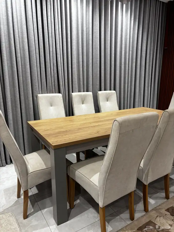 طاولة طعام 1