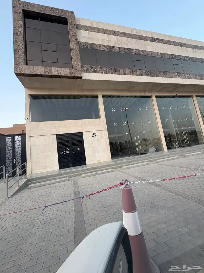 مكاتب ومحلات تجاريه للإيجار 2