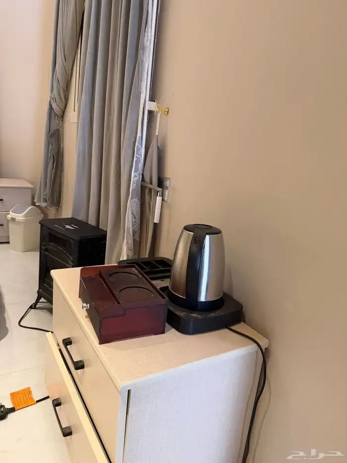 مخيم متكامل كرفان مساحتها 60 الف مسورة ماكينة 75