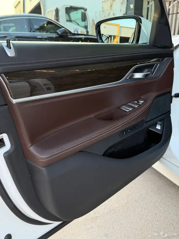 بي ام دبليو Li730 2018 نظيف 15