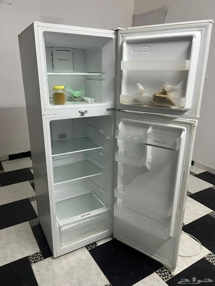 ثلاجة شبه جديده للبيع 3