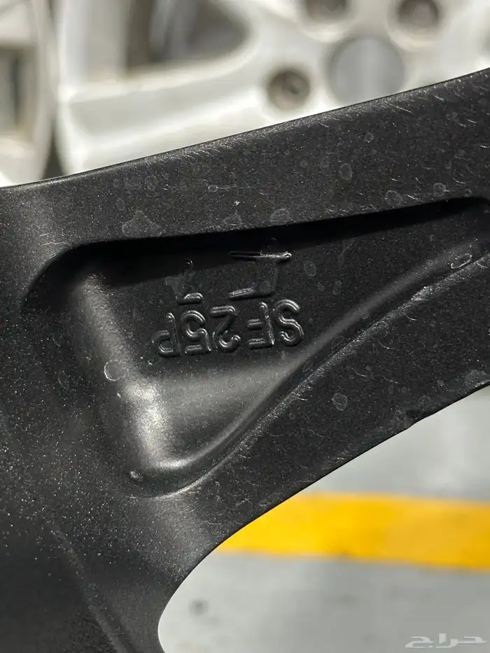 جنوط لاندكروزر 2023 مقاس 20 أصلي وكالة 17