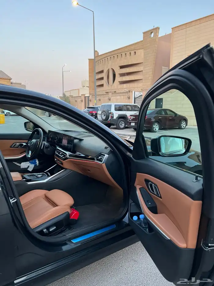 BMW 320i الفئه الثالثه 2023 5