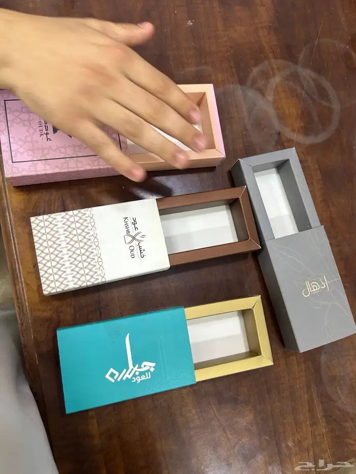 اكياس للعبايات ليبل قماش تطريز ورق تغليف كروت لوقو جلد 28