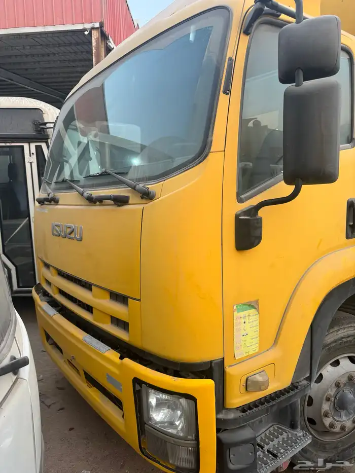 ايسوزو لوري 2018 0