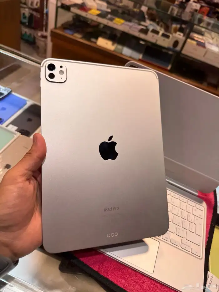 آيباد برو آخر إصدار معالج M4 القيقاء 256 بطارية 100 7