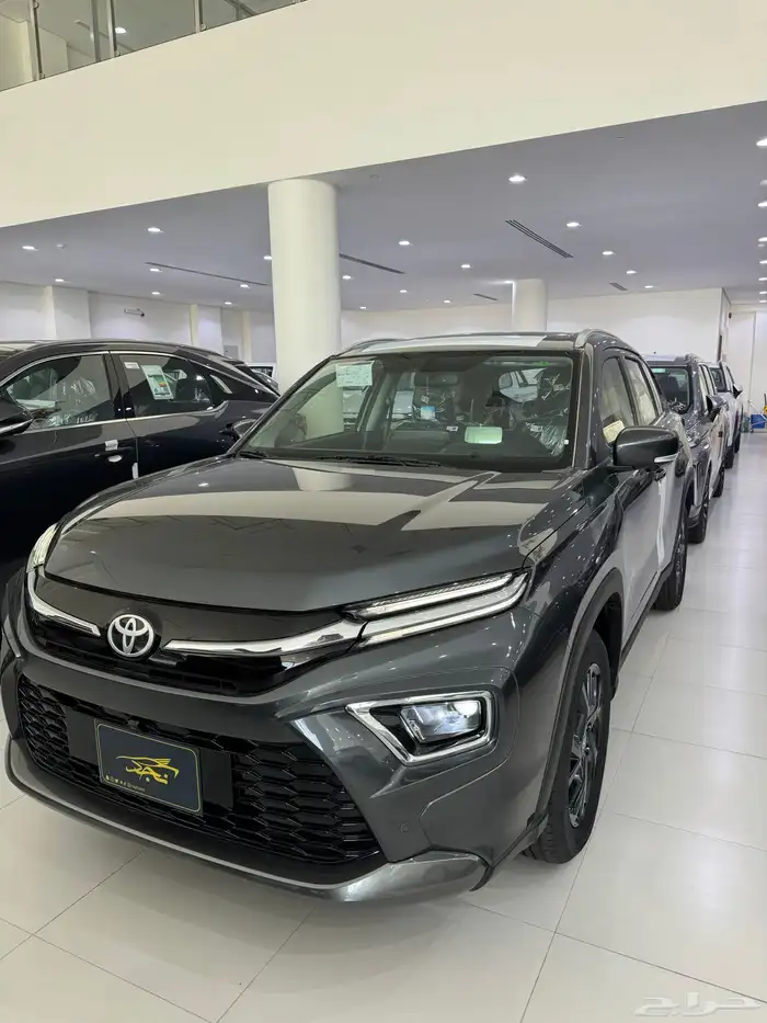 تويوتا اوربان فل كامل 2025 1