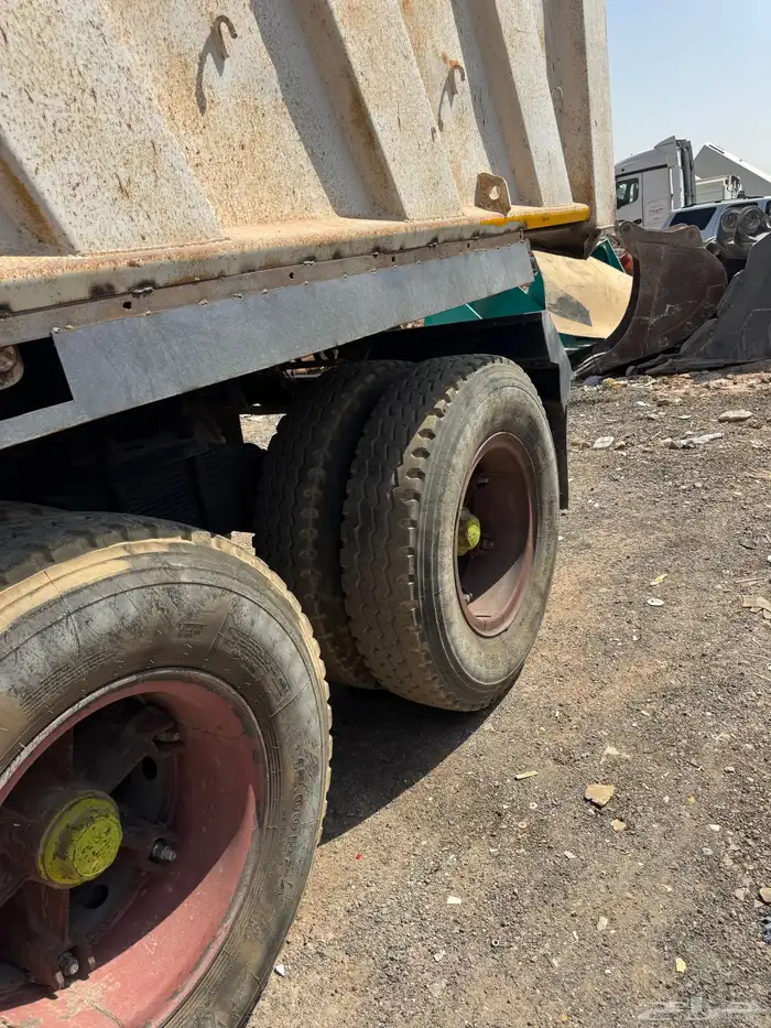 للبيع راس تريلا مرسيدس 2001 نظيف جدا جاهزة 24