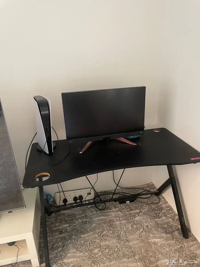 بلاي ستشين 5 وشاشة العاب وطاولة 2