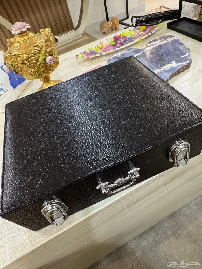 صندوق عرض مجوهرات فخم جلد أسود ومخمل داخلي   جديد 9