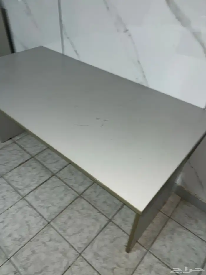 طاولة مكتب 0