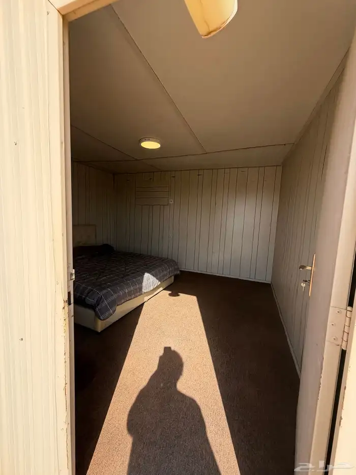 مخيم متكامل كرفان مساحتها 60 الف مسورة ماكينة 43