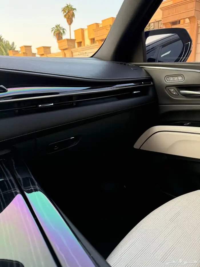 اسكاليد 23 قصير 600 بلاك اديشن 18