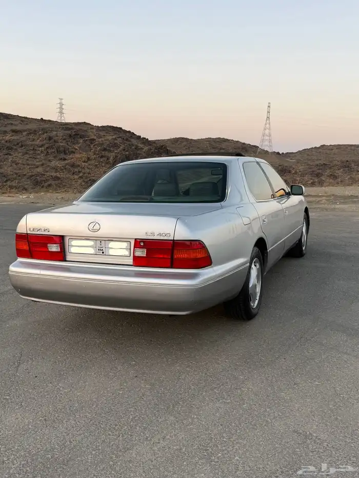 لكزس LS400 9