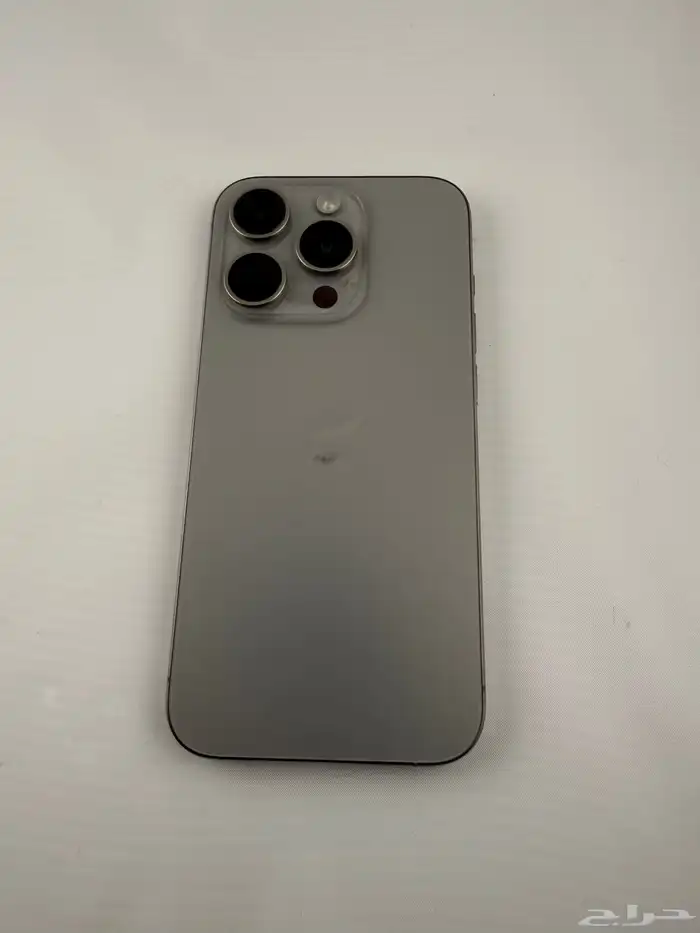 آيفون 15 برو 1