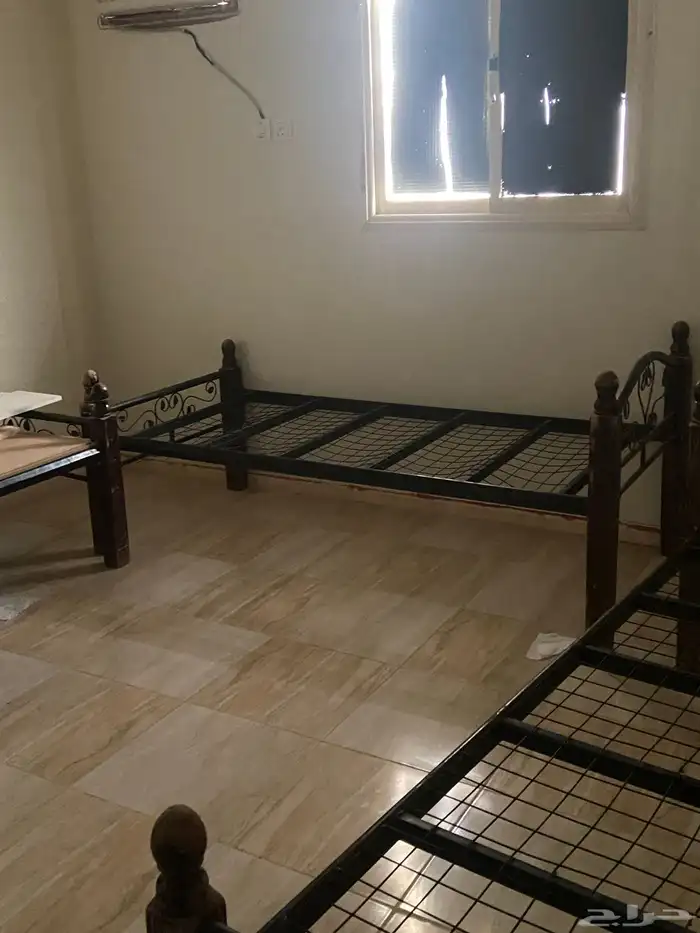 كراسي حديد 1