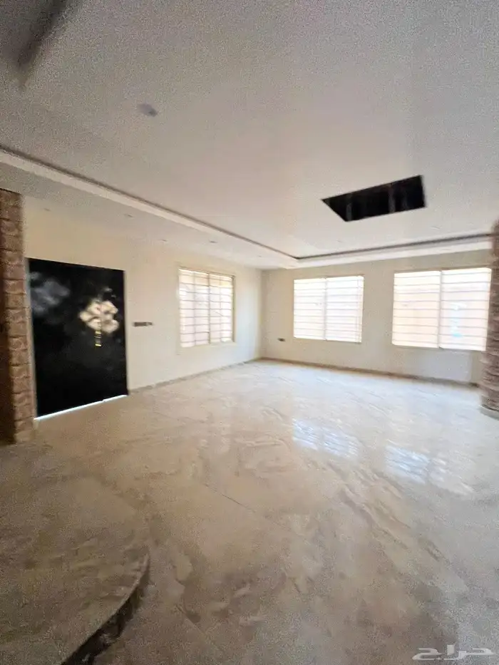 فيلا للبيع بحي العارض 17