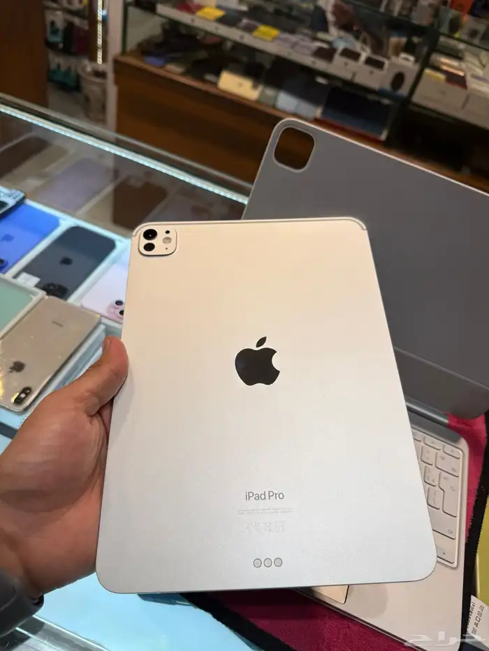 آيباد برو آخر إصدار معالج M4 القيقاء 256 بطارية 100 8