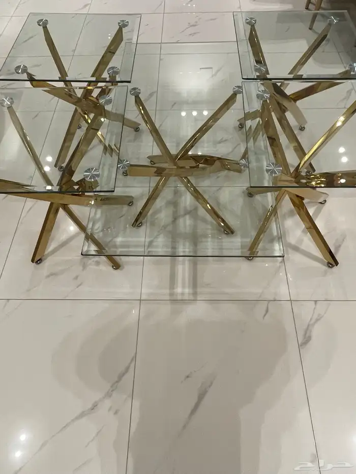 طاولات خدمه فخمه قزاز مكونه من خمس قطع للبيع 1