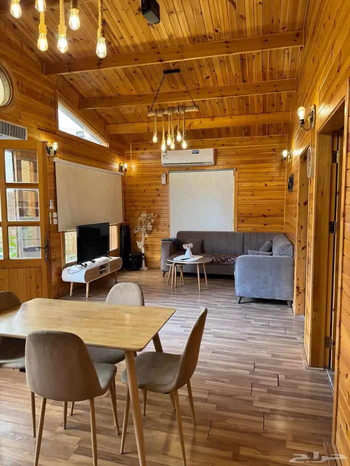 شاليه تتقبيل عقد طويل 1