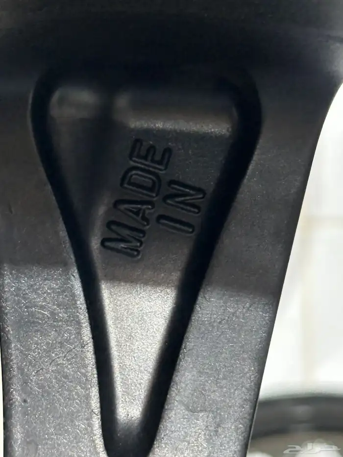 جنوط لاندكروزر 2023 مقاس 20 أصلي وكالة 20