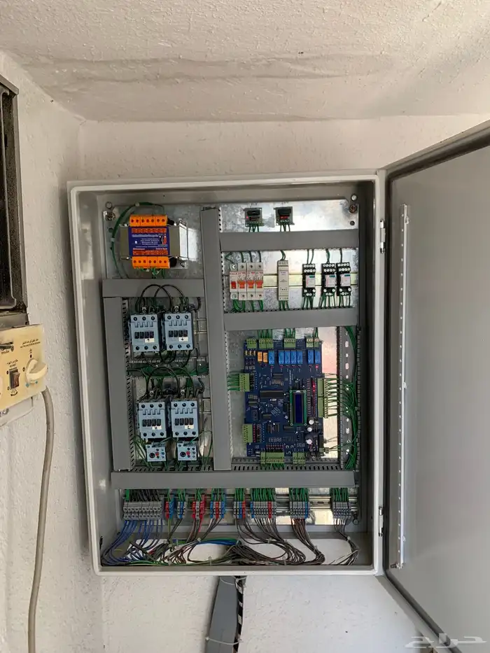 صيانه اعطال برمجه المصاعد والسلالم الكهربائية 3